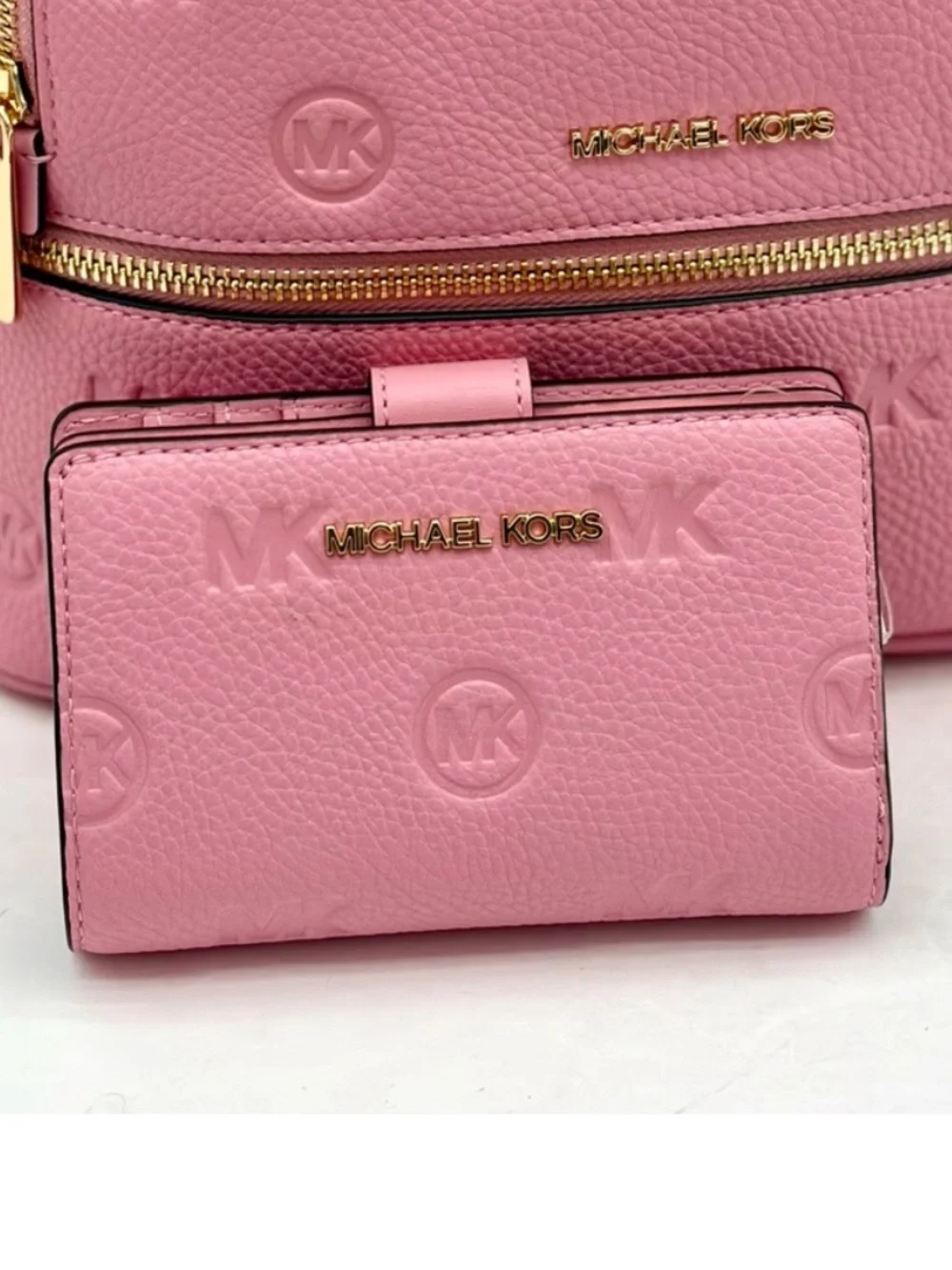 Michael Kors Jet Set Travel Medium Logo Debossed Billfold Wallet Carnation NWT